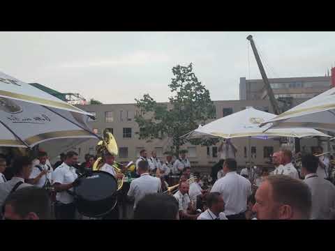 Platzkonzert des BFK Neuss Furth auf dem Neusser Schützenfest mit dem Marsch   Carlingford Loch