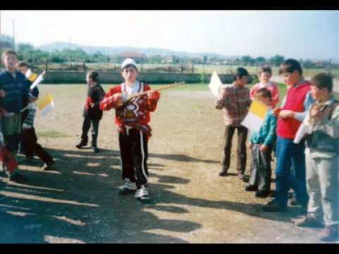 Agustin Pllumbaj   Ne Radio Shkodra ne 2003 me kengen e kopilit .