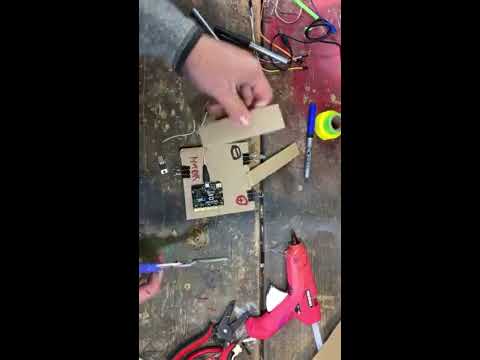 cardboard circuits - micro:bit relay