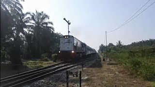 preview picture of video 'CC 201 89 04 MDN berangkat dari stasiun Aek Loba'