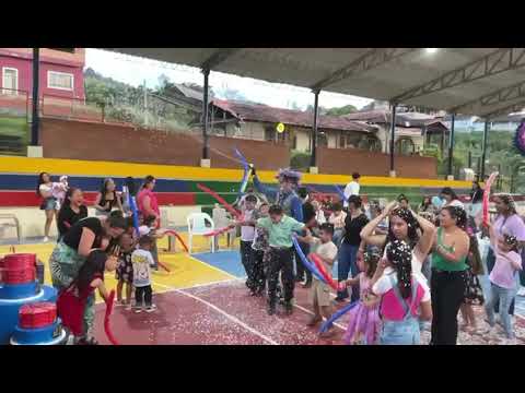 Piñata CONFINES Santander 