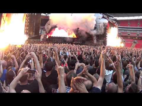 acdc intro for AE wembley 4/7/15