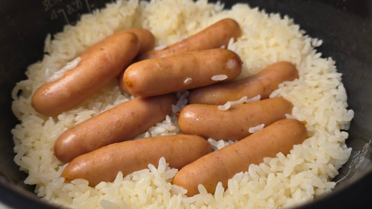 燻製屋ウインナーの悪魔の炊き込みご飯(プレーン&チーズ×マッシュルーム)