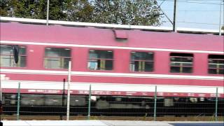 preview picture of video 'Hamburg-Bergedorf HGK Traxx loco, Euro Express, special train passes 2 october 2011'