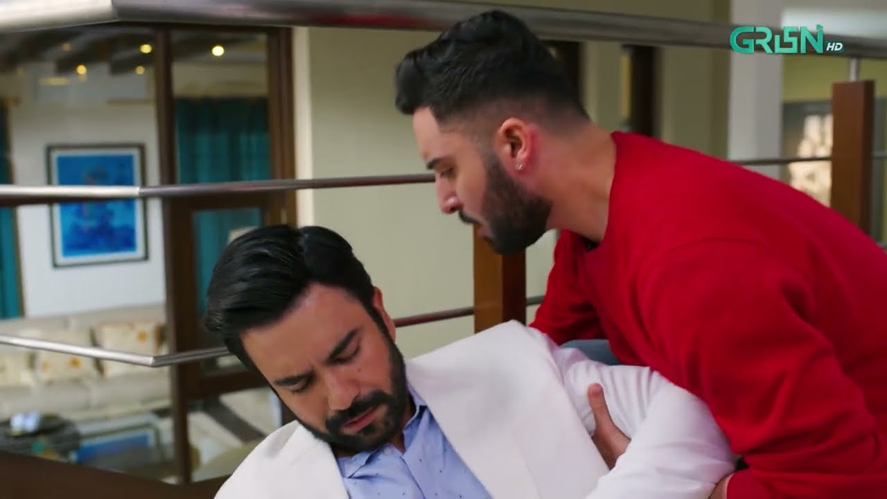 Waleed Maut Ke Munh Mein😱😱 Do Kinaray | Momina Iqbal - Junaid Khan | Green TV