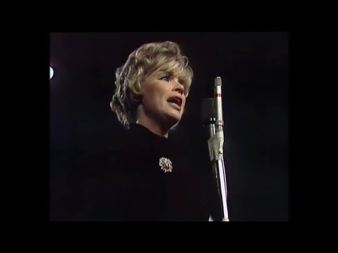 Here Is The Rainy Day - Lynn Roberts 1972