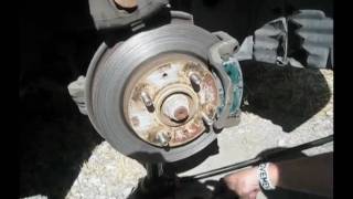 Maintenance: How to Replace Your Car's Brake Pads(2002 Mitsubishi Lancer)