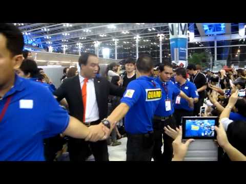 [Fancam] 121004 SISTAR at Suvarnabhumi airport