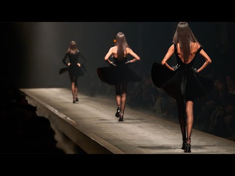 Fall-Winter 2025 | Fashion Show | Versace