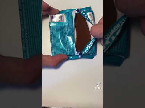 opeing chocolate Ritter sport