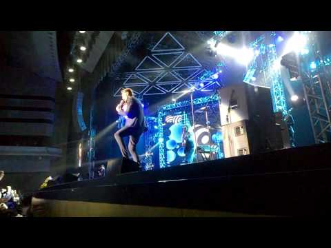 Дима Билан (Live @ «Билан 35. Неделимые», Санкт-Петербург) 11.12.2016, БКЗ «Октябрьский»