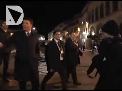 Renzi Merkel nel corridoio Vasariano e in piazza Pitti
