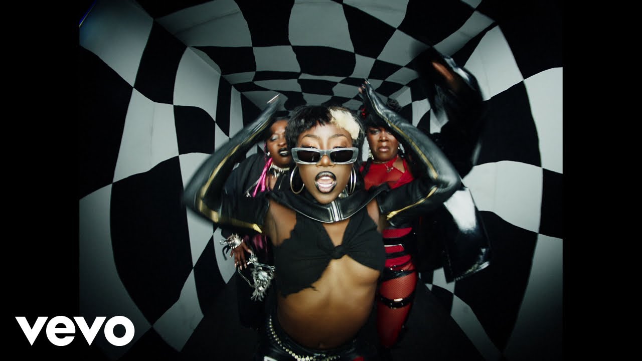 Bree Runway — Apeshit