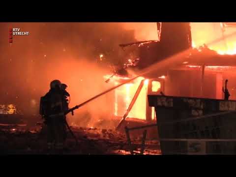 Huis stort in door grote brand in Kanaleneiland Utrecht [RTV Utrecht]