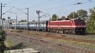 preview picture of video 'Sparkling Red ET WAP-4 on a rampage with 12296 Sanghamitra SF Express!!'