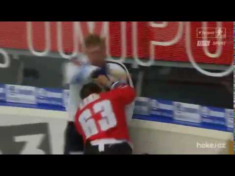 Conor Allen vs Jan Káňa |Škoda Plzeň 8:1 HC Olomouc|