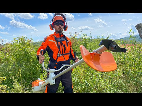 Stihl Fs 511-C with 320 mm shredder blade shredding bushes. (Full English.)