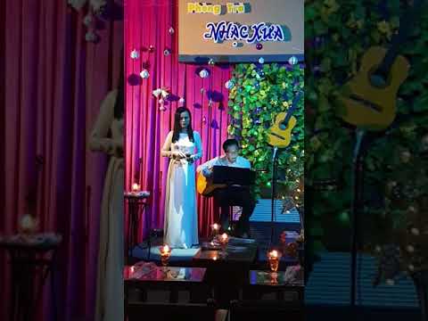 Thể hiện bởi Minh Oanh