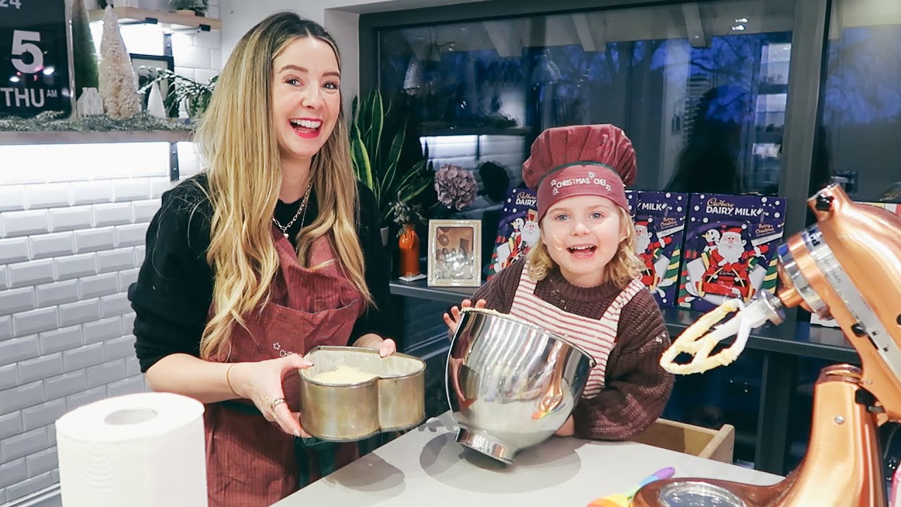 Baking Novie's Birthday Cake & Prepping For The Big Day | Vlogmas Day 5