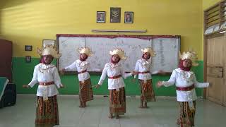 Download lagu Tari Laila Canggung - Kelas 5A (Kelompok 7) mp3