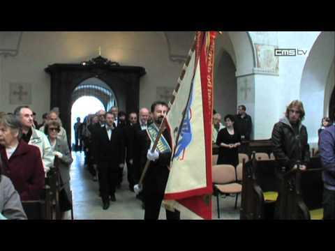 150ti letý sbor Vlastimil má nový, zlatem zdobený prapor