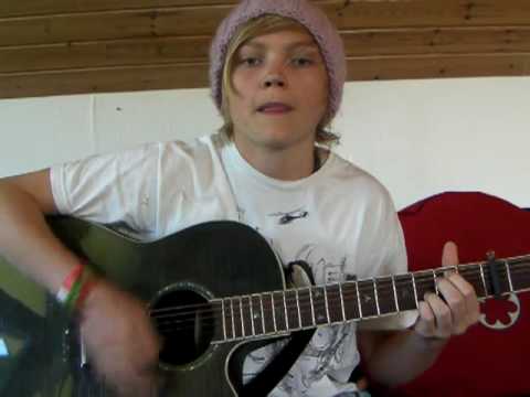 Wonderwall by Ulrik Munther (acoustic)