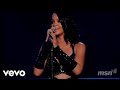 Rihanna - Rehab (Live) 