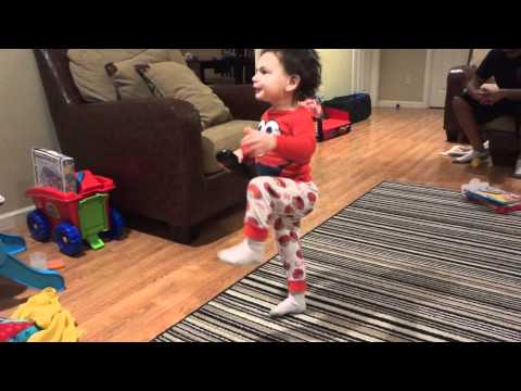 baby dancing to kia commercial (party rock anthem) tryin to shuffle
