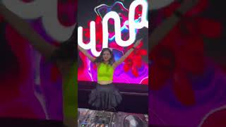 Download lagu mejikuhibiniu by DJ UNA 🔥🙌 #djuna #mejikuhibiniu #djcantik #djviral #dj #viral #shortvideo #shorts mp3