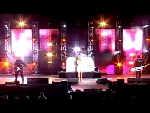 Pandora Feat. Bloom 06 - Kitchy Kitchy (Live)