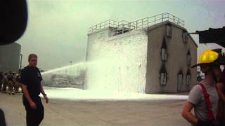 preview picture of video 'College Station Fire Department demonstrates Compressed Air Foam (CAF) Systems, pt 1'