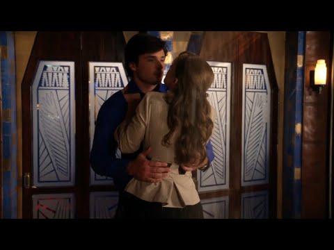Smallville || Plastique 8x02 (Clois) || Clark's First Day at the Daily Planet [HD]