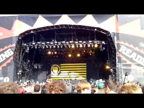 Rise Against - Prayer Of The Refugee live at Reading Festival 2011