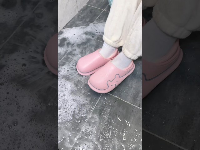 Vídeo relacionado con Dracarys Cute Cartoon Indoor Zapatillas - Invierno Soft Warm Plush Home Zapatos- Pantuflas Unisex para Mujeres Adolescentes Adultos Niños y Niñas-36-41EU
