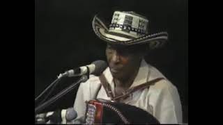 Pedazo de Acordeón - Alejo Durán - Festival Vallenato Rey de Reyes 1987 (Video completo)