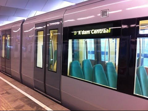 RET Metrorit rijtuig 5313 met gestoffeerde stoelen & donkere deuren! Slinge-Zuidplein Rotterdam