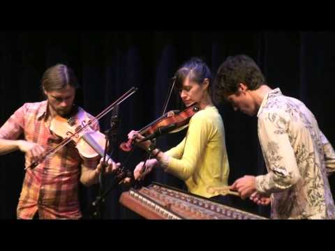 The BeeEaters, Tashina and Tristan Clarridge with Simon Chrisman