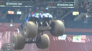 MONSTER JAM 2013 NASHVILLE GRINDER,GRAVE DIGGER,IRON MAN,WAR WIZARD,ZOMBIE,BLUE THUNDER,PROWLER