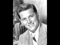 At The Candlelight Cafe (1947) - Gordon MacRae