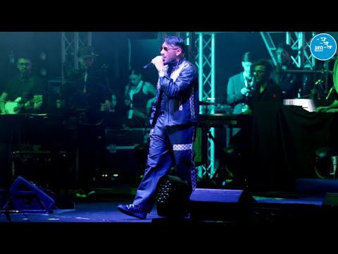 Daniele De Martino Ft. Mario Naselli - Scappiamo a paris ( Live Palapartenope ) Parte 14