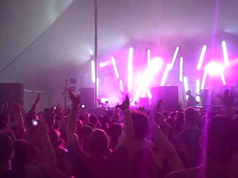 Luciano playing his Lumidee Never Leave You Uh Oh Bootleg at Electric Zoo, New York, 9/5/2009
