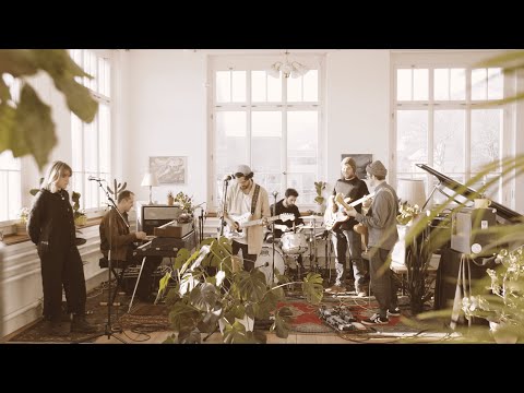 Worries And Other Plants - Hands On The Sky (Living Room Live Session)