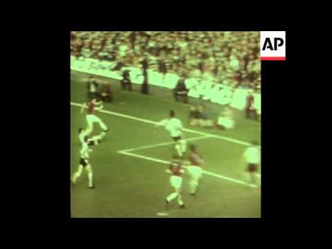 SYND 30-3-74 FA CUP SEMI FINAL BETWEEN NEWCASTLE AND BURNLEY