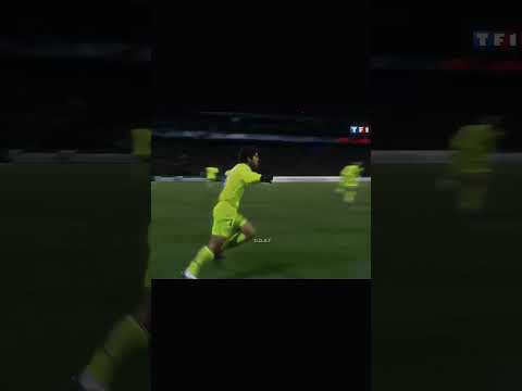 BEST FREEKICK EVER - JUNINHO vs Barcelona 💥😍 #freekick #football #barcelona #championsleague #goal