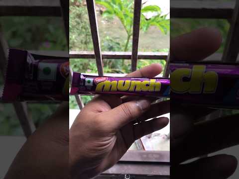 MUNCH VS PERK #cadbury #nestle # #chocolate #chocolatelover #shortsvideo #shortvideo #short  🍫