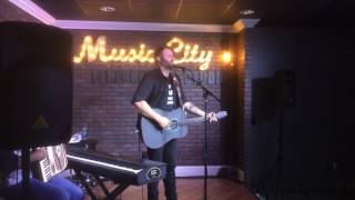NASH FM 103.3 Presents Randy Houser Performing “Our Hearts”