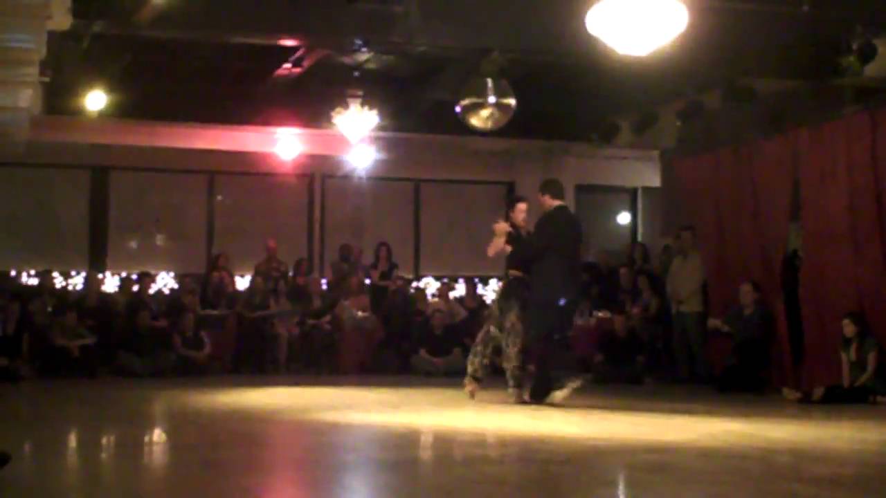Video thumbnail for Mila Vigdorova & Damian Thompson:Argentine Tango @ RoKo milonga (partial)
