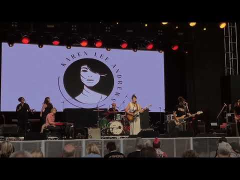 Karen Lee Andrews - SURVIVAL live from Brisbane Riverstage supporting ICEHOUSE.