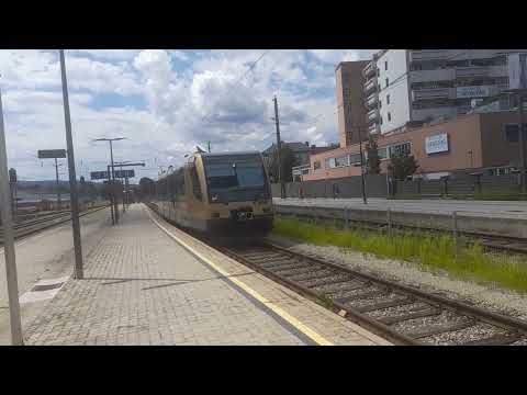Wachaubahn von Emmersdorf/Donau kommend fährt ein in den Bahnhof Krems um 13:10 am 02.08.2022