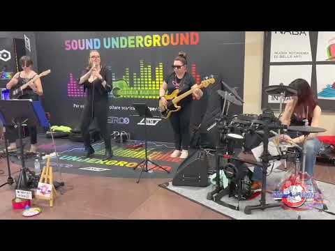 E la luna bussò (Loredana Berté) - cover performed live by Mind The Virgos